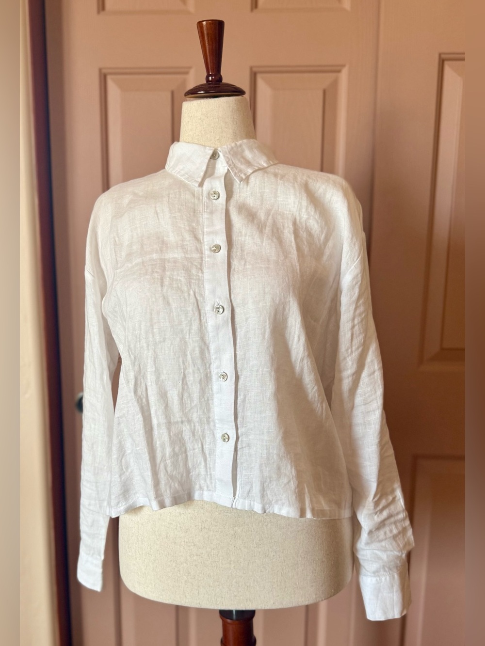 Ann Taylor Classic White Button-Up Linen Shirt - Women Size Medium